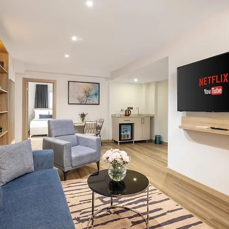 The Capri Osmanbey מלון 5*